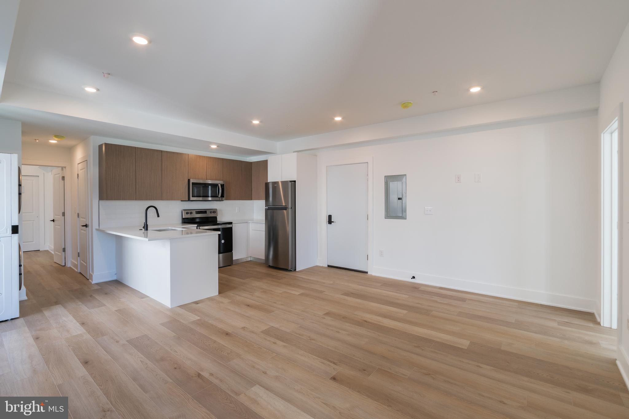 5900 GERMANTOWN AVE #UNIT 16