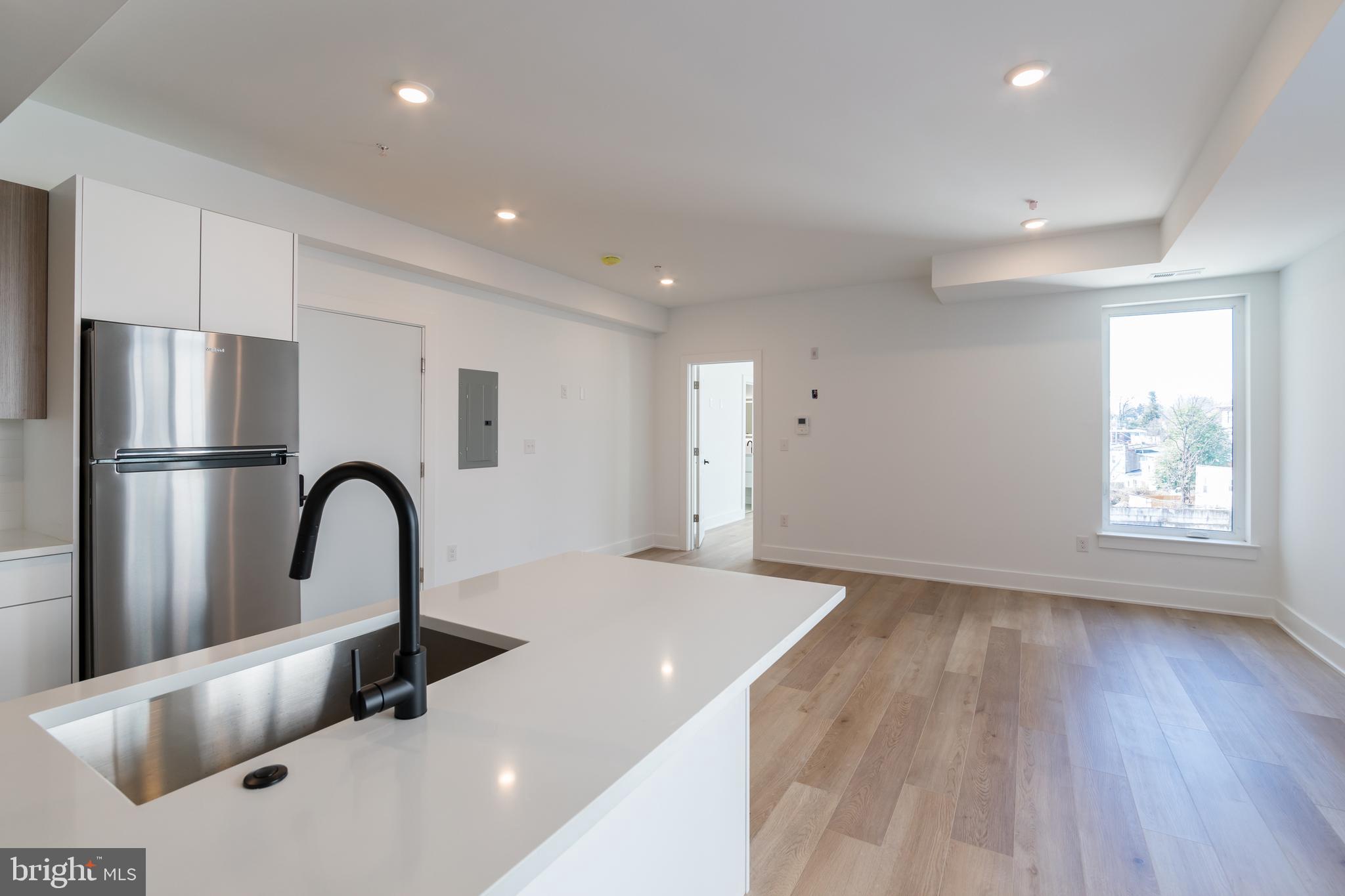 5900 GERMANTOWN AVE #UNIT 16