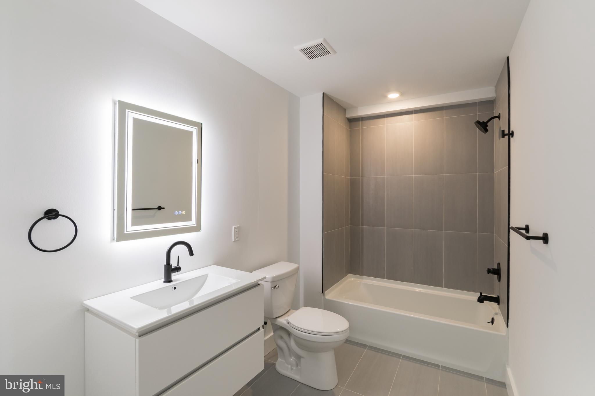 5900 GERMANTOWN AVE #UNIT 16