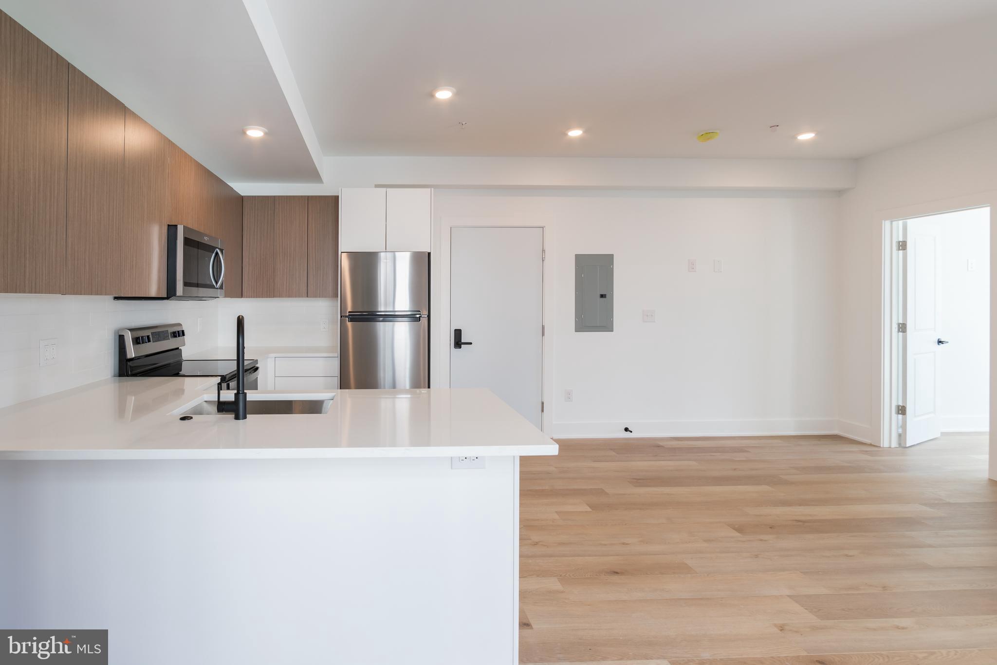 5900 GERMANTOWN AVE #UNIT 16