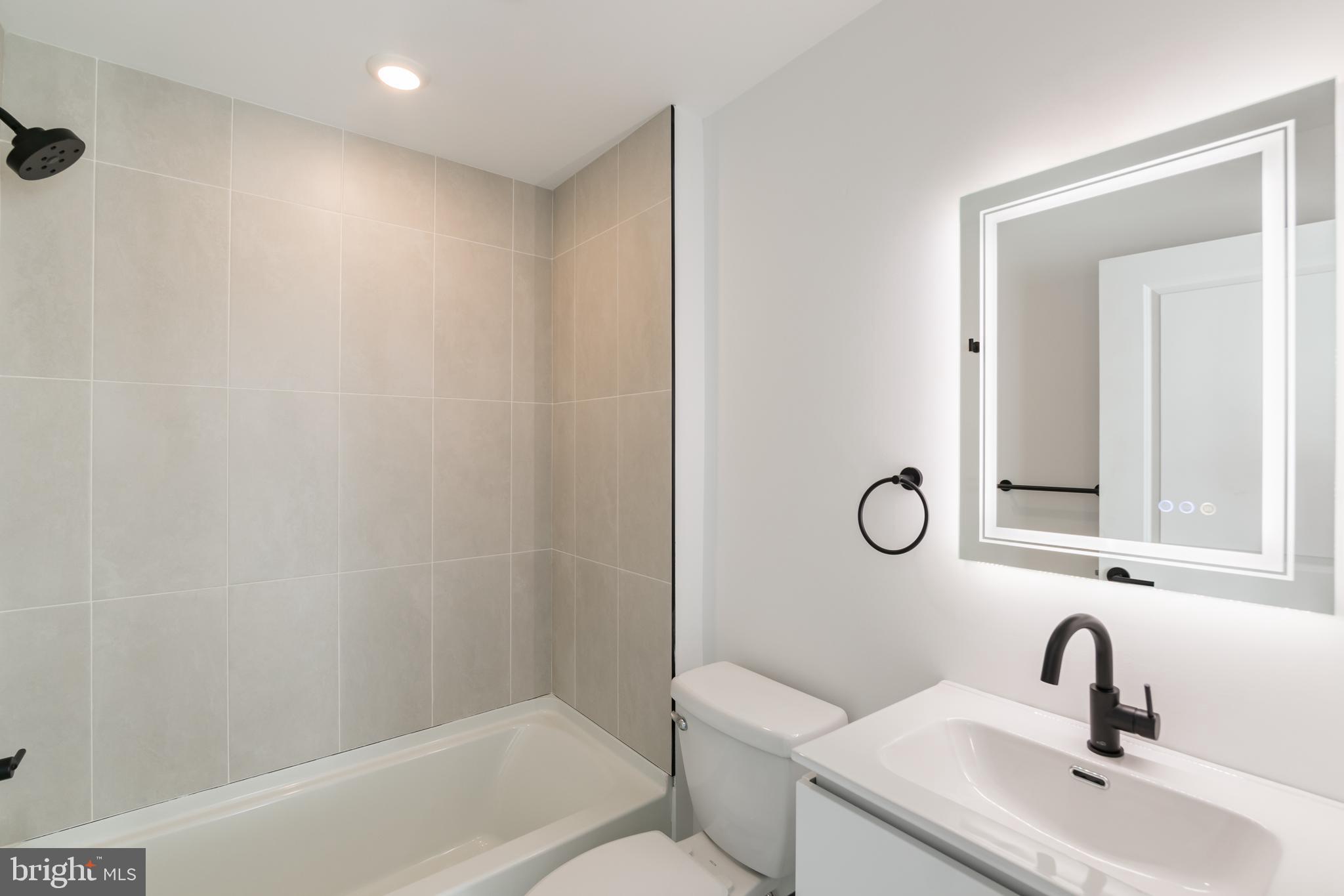 5900 GERMANTOWN AVE #UNIT 16