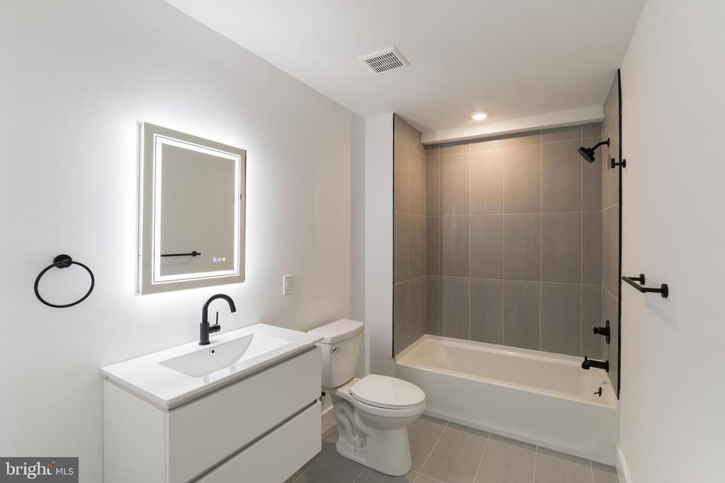 5900 GERMANTOWN AVE #UNIT 16