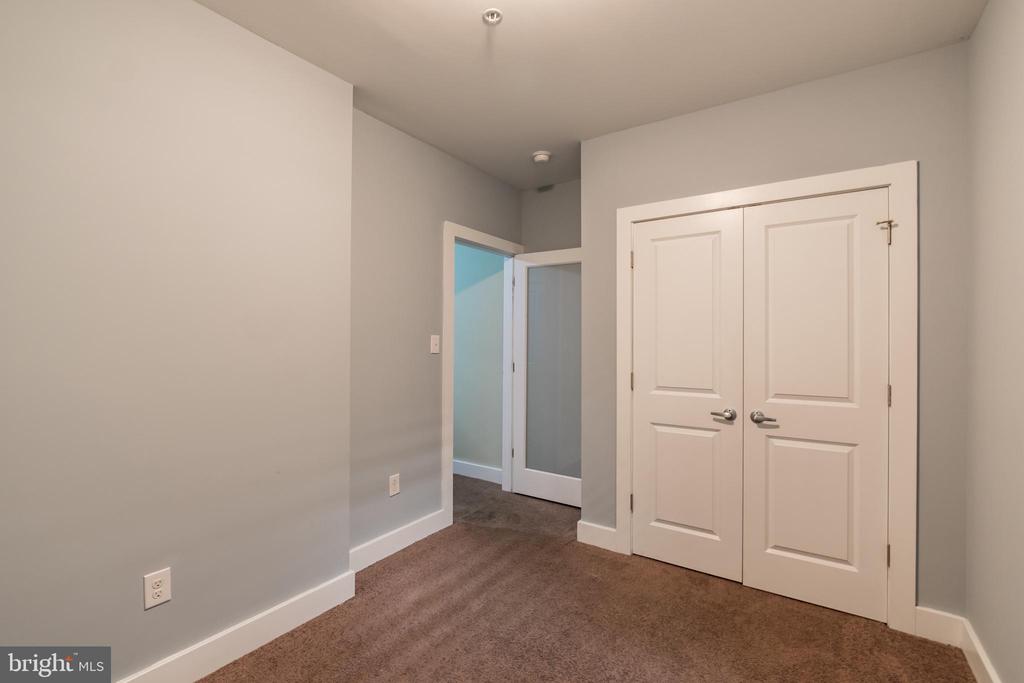 2012 W GIRARD AVE #UNIT 13A