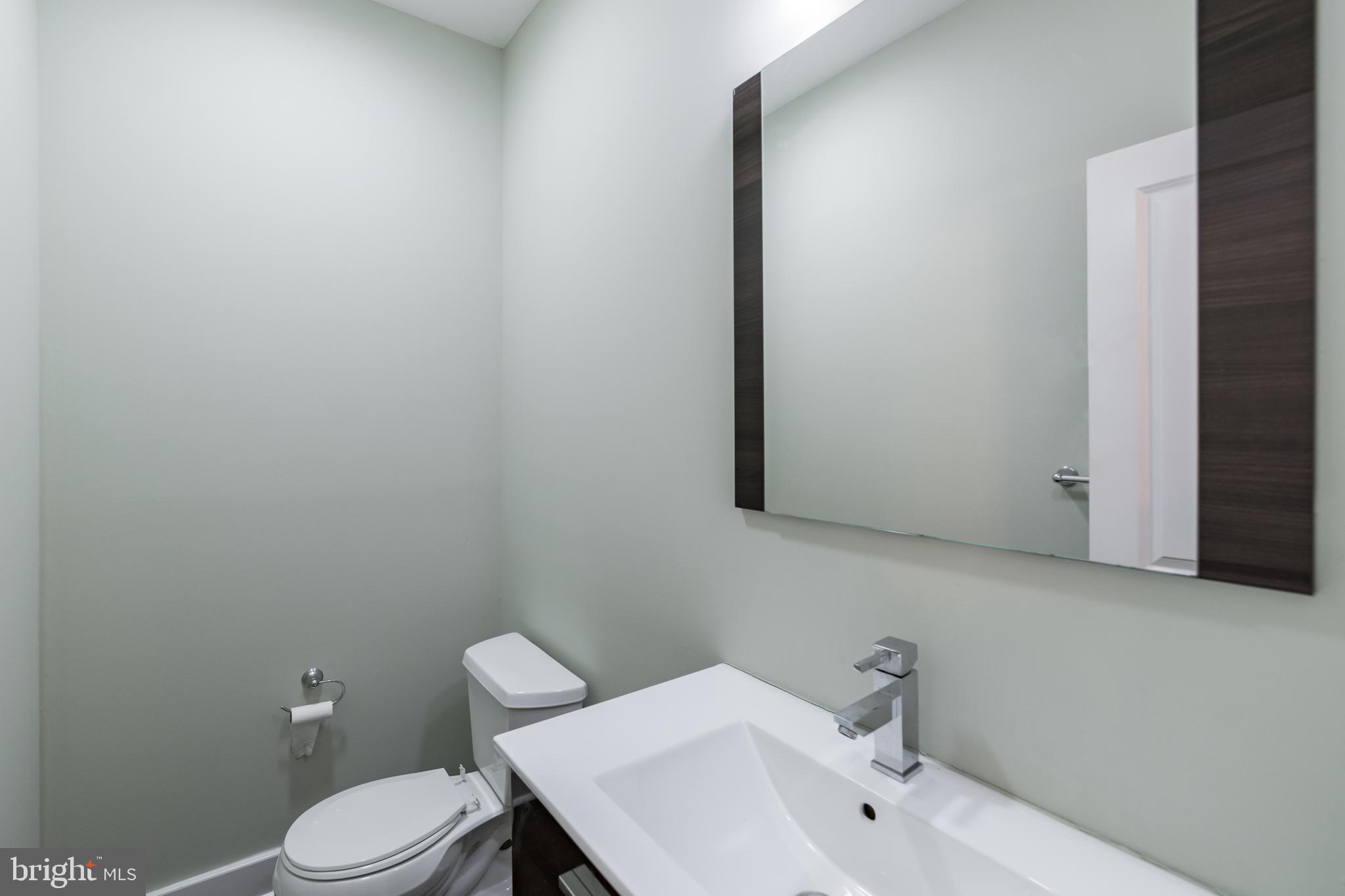 2012 W GIRARD AVE #UNIT 13A