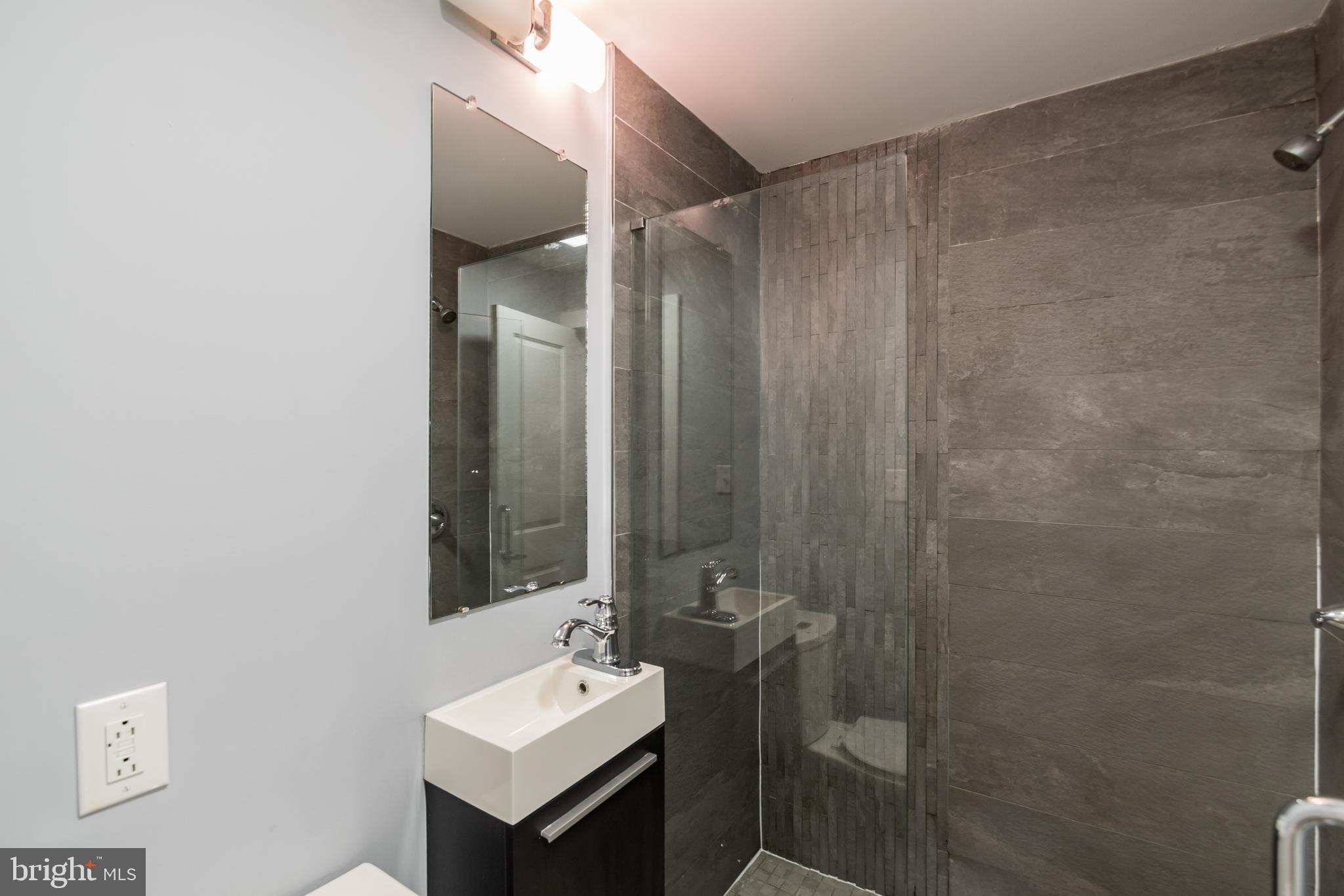 2012 W GIRARD AVE #UNIT 13A