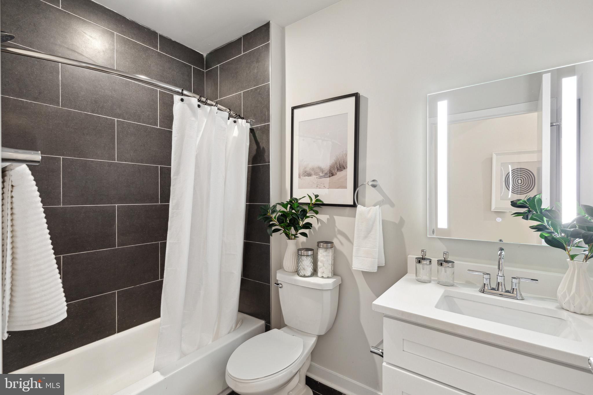 1330 S PATTON ST #UNIT 301