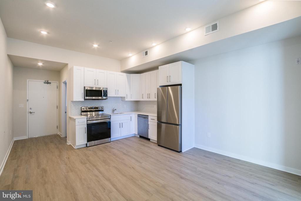 1330 S PATTON ST #UNIT 204