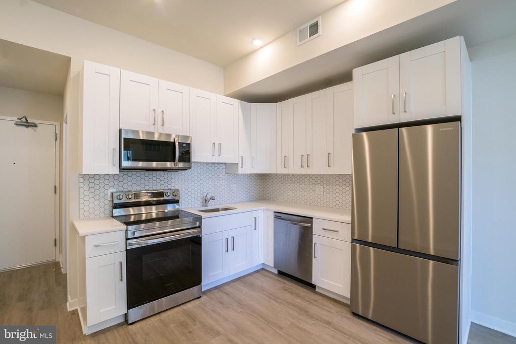 1330 S PATTON ST #UNIT 204