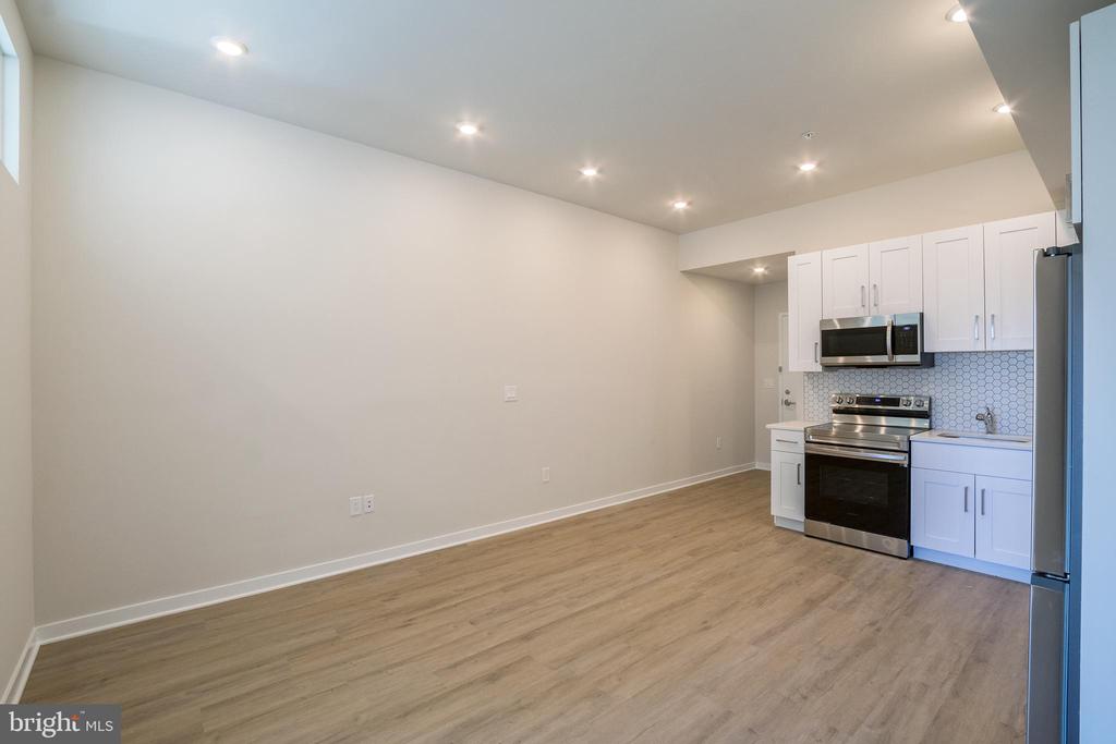 1330 S PATTON ST #UNIT 204