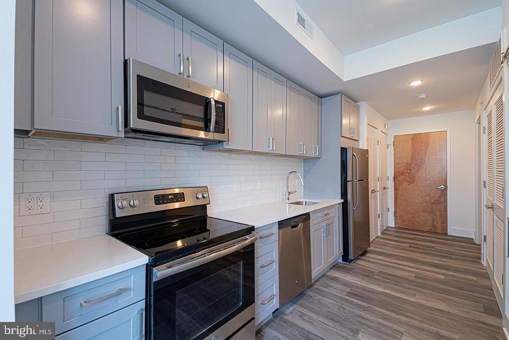 1245 RIDGE AVE #UNIT 402