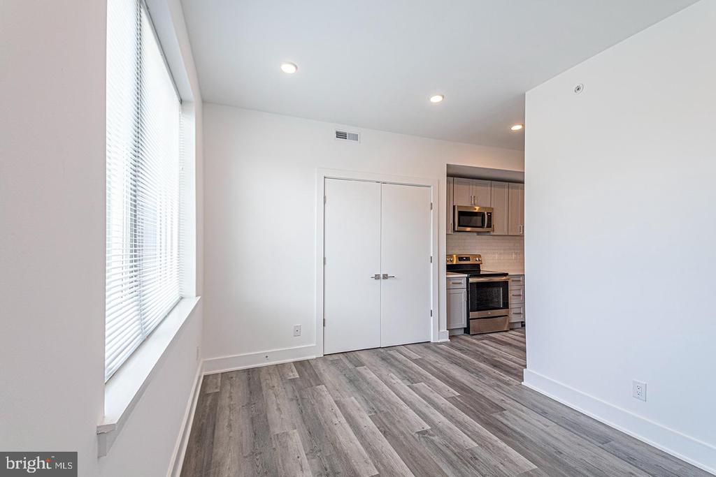 1245 RIDGE AVE #UNIT 402