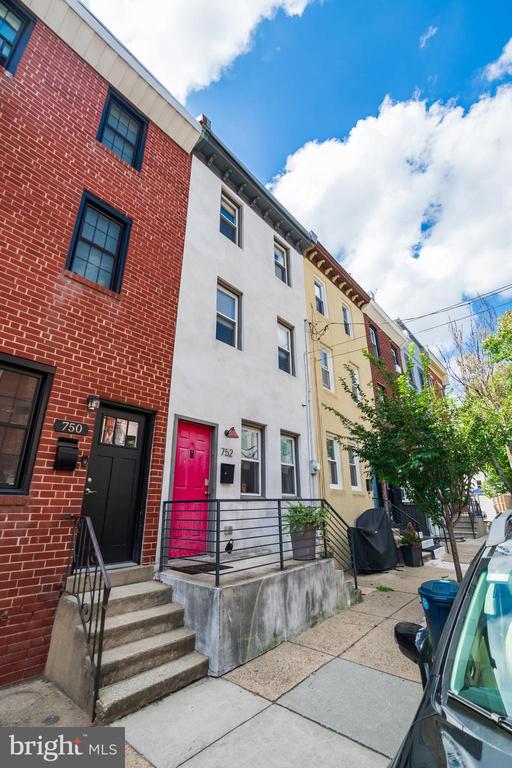 752 N UBER ST
