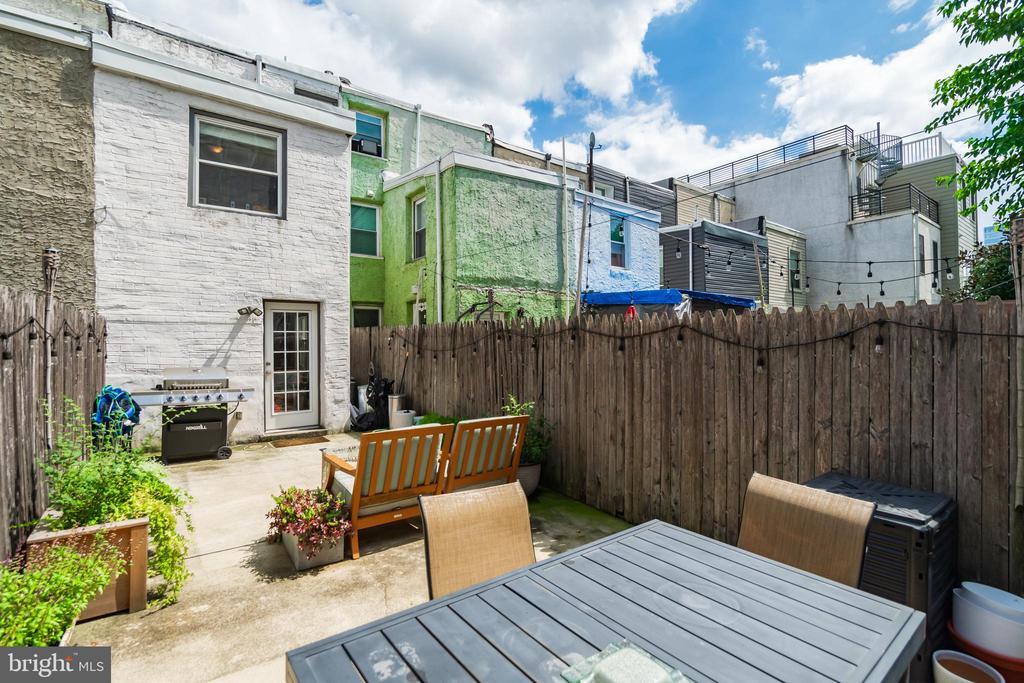 752 N UBER ST