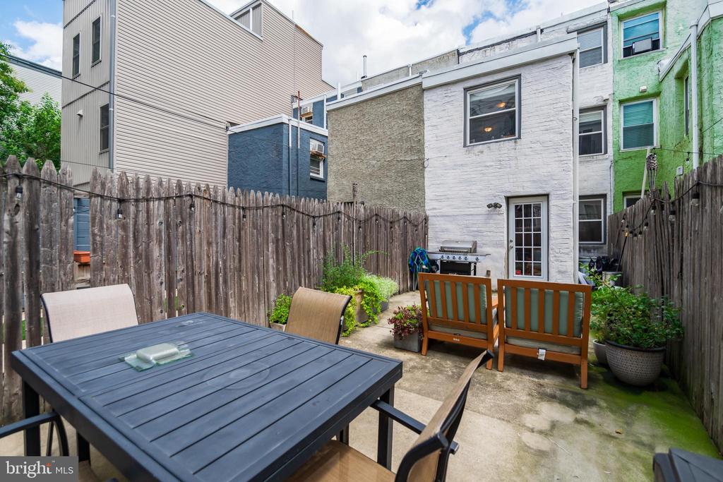 752 N UBER ST