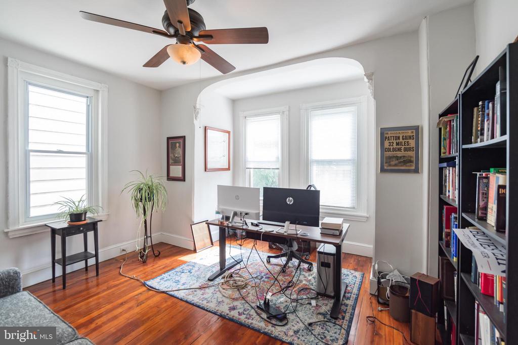 3830 MANAYUNK AVE