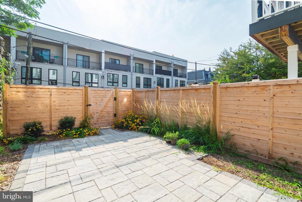 3830 MANAYUNK AVE