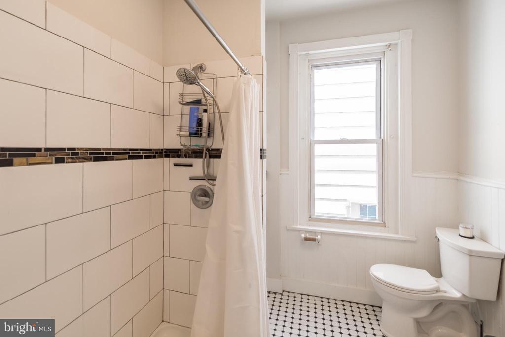 3830 MANAYUNK AVE