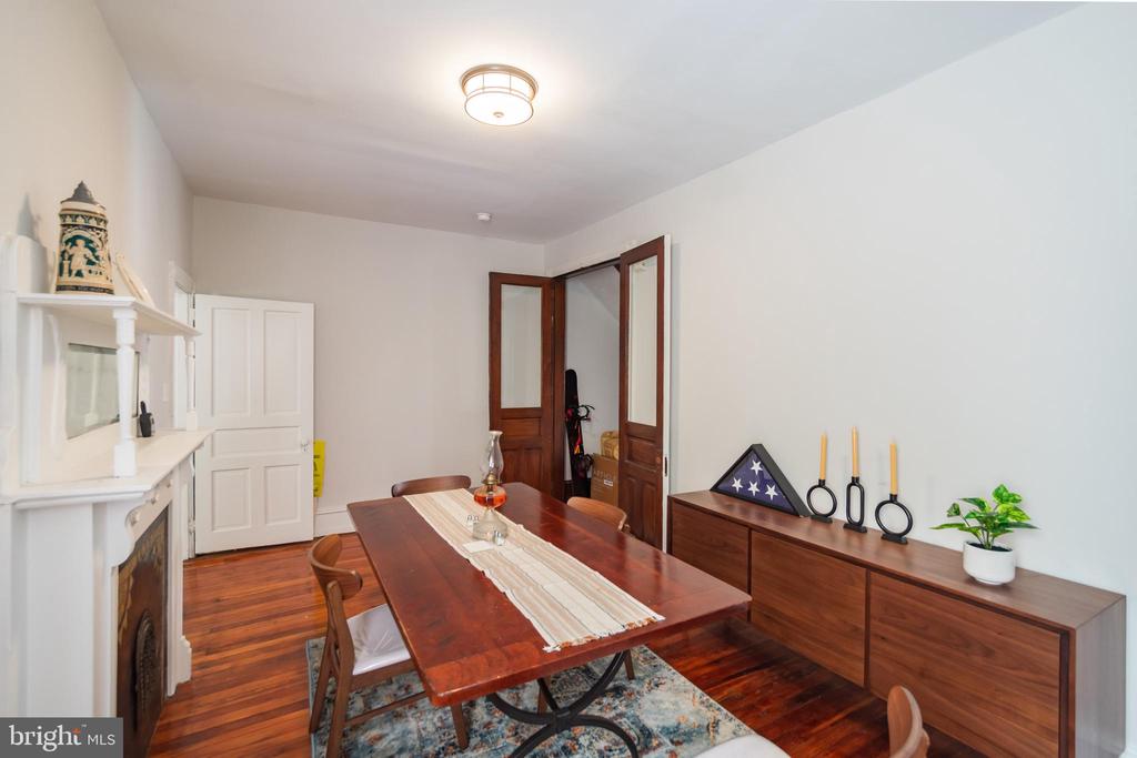 3830 MANAYUNK AVE