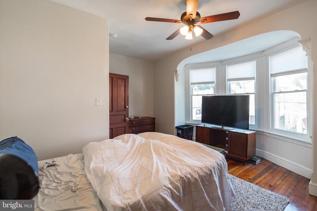 3830 MANAYUNK AVE