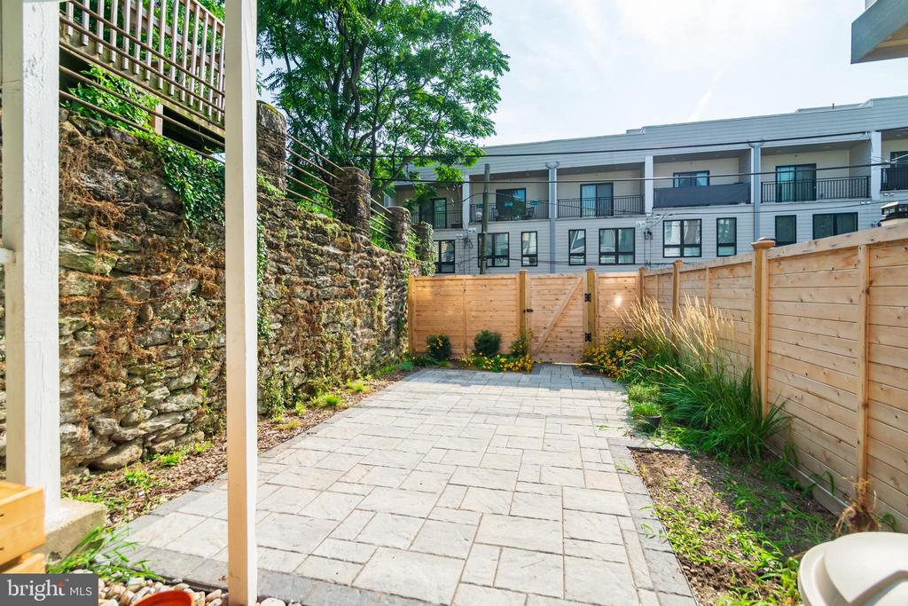 3830 MANAYUNK AVE