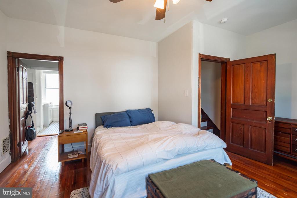 3830 MANAYUNK AVE