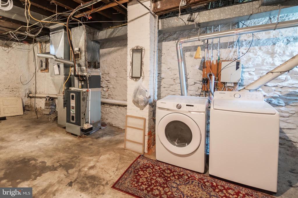 3830 MANAYUNK AVE