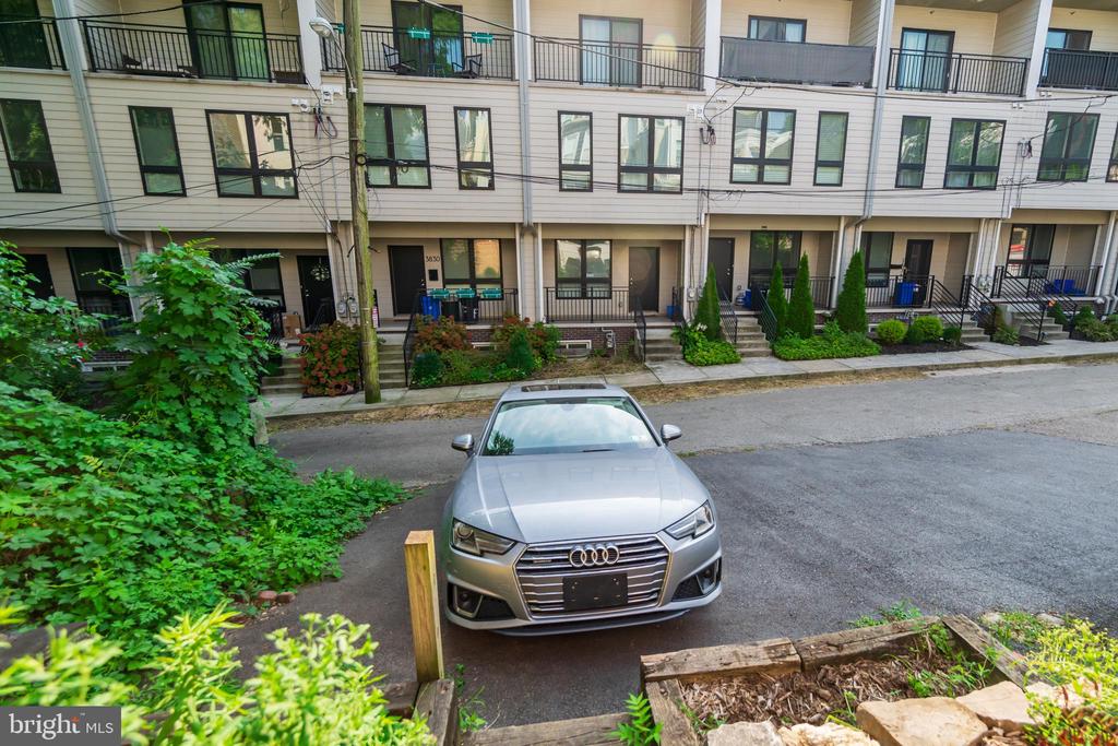 3830 MANAYUNK AVE