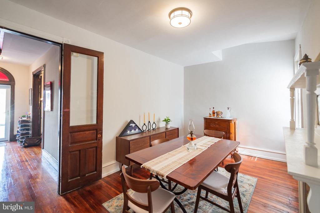 3830 MANAYUNK AVE