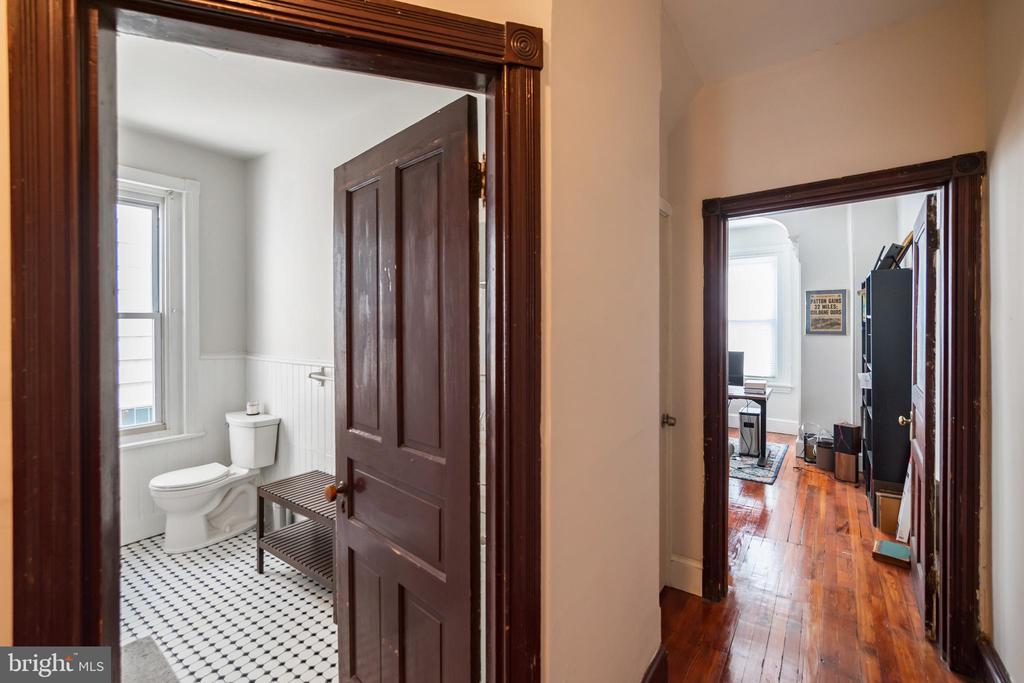 3830 MANAYUNK AVE