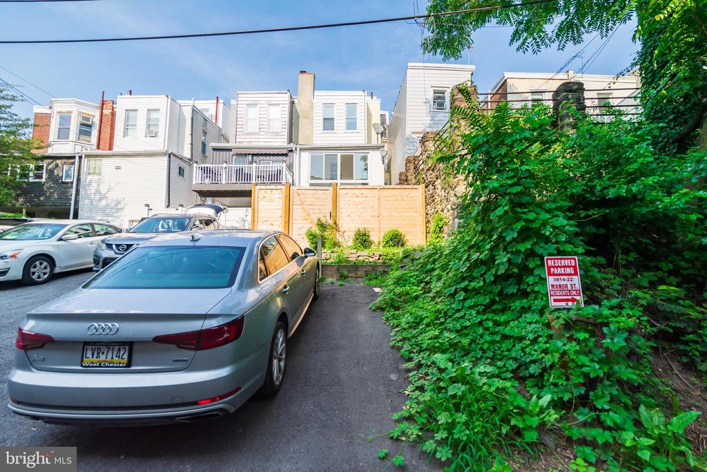 3830 MANAYUNK AVE