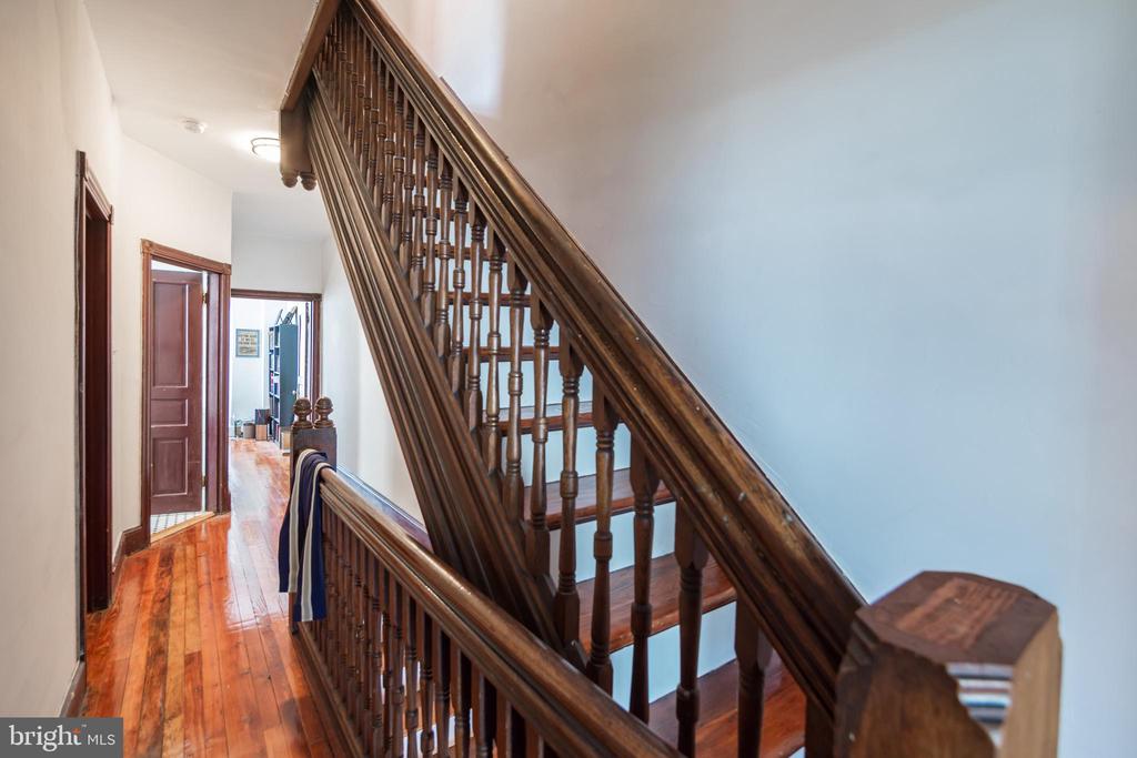 3830 MANAYUNK AVE