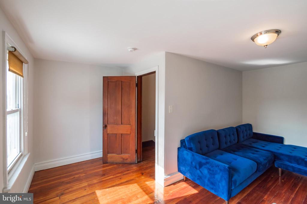 3830 MANAYUNK AVE