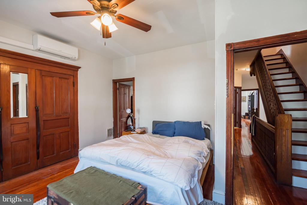 3830 MANAYUNK AVE