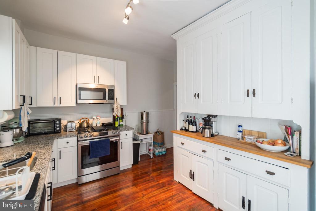 3830 MANAYUNK AVE