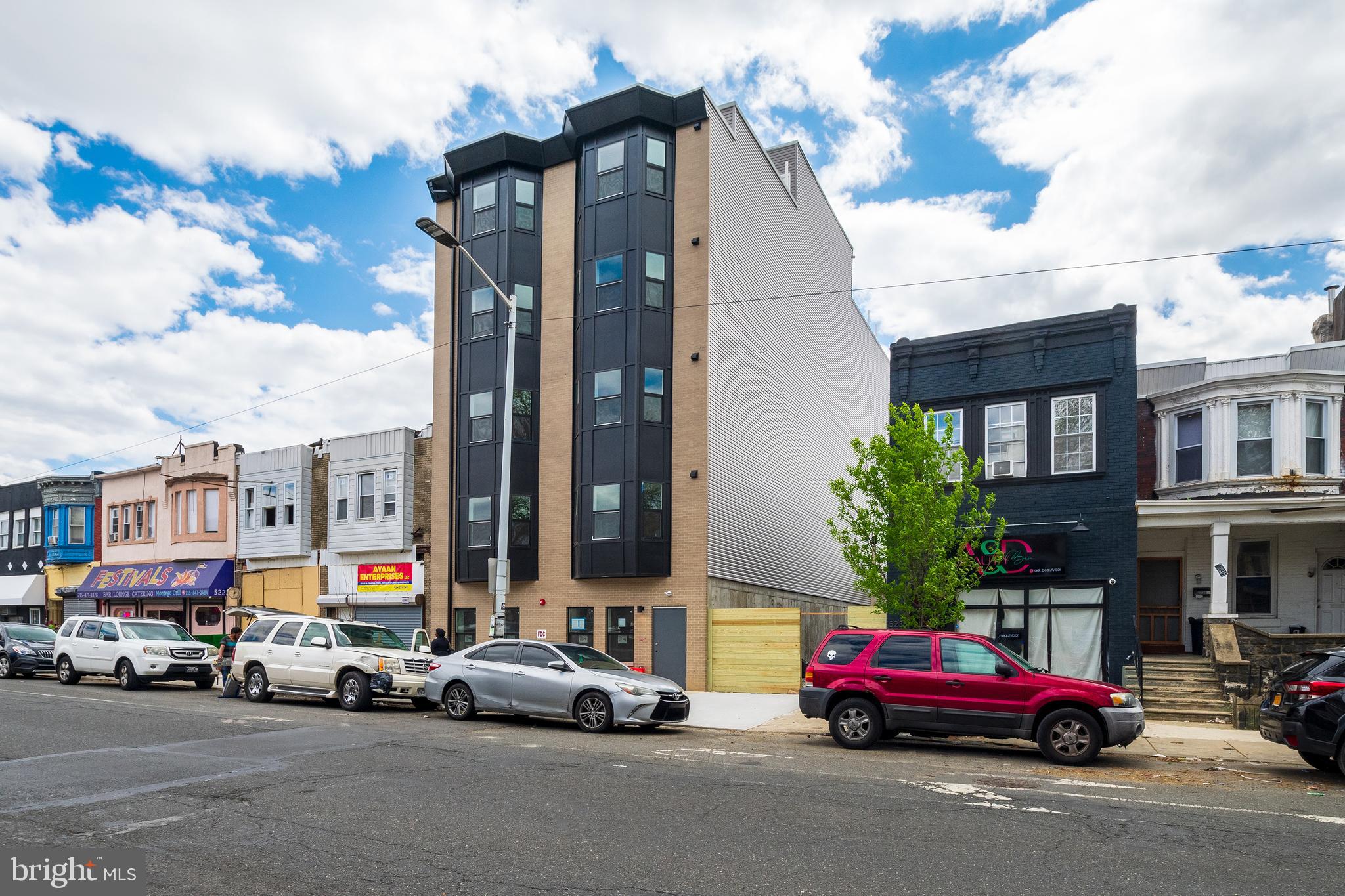 5230 WALNUT ST #UNIT 4R