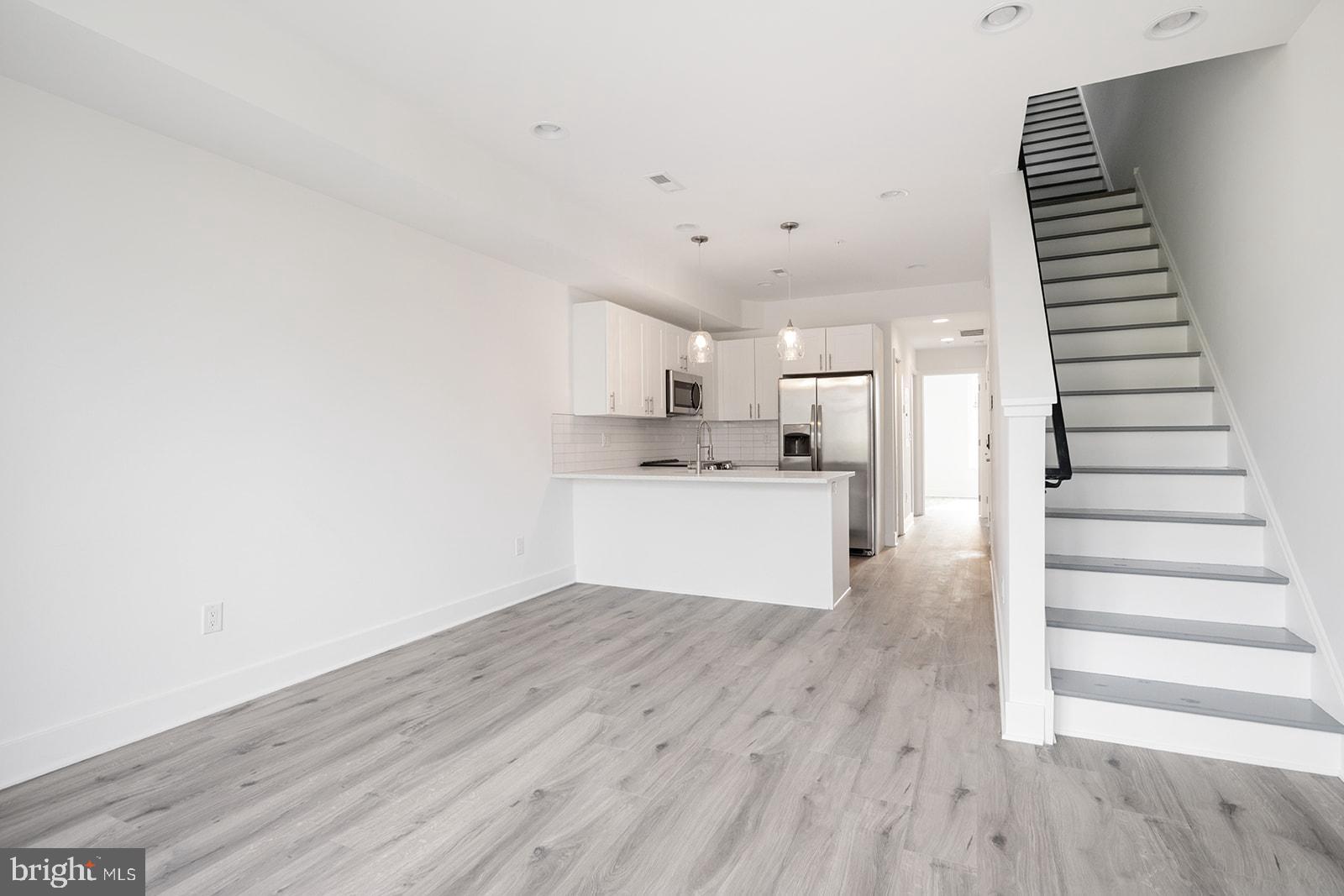 2032 E SUSQUEHANNA AVE #B