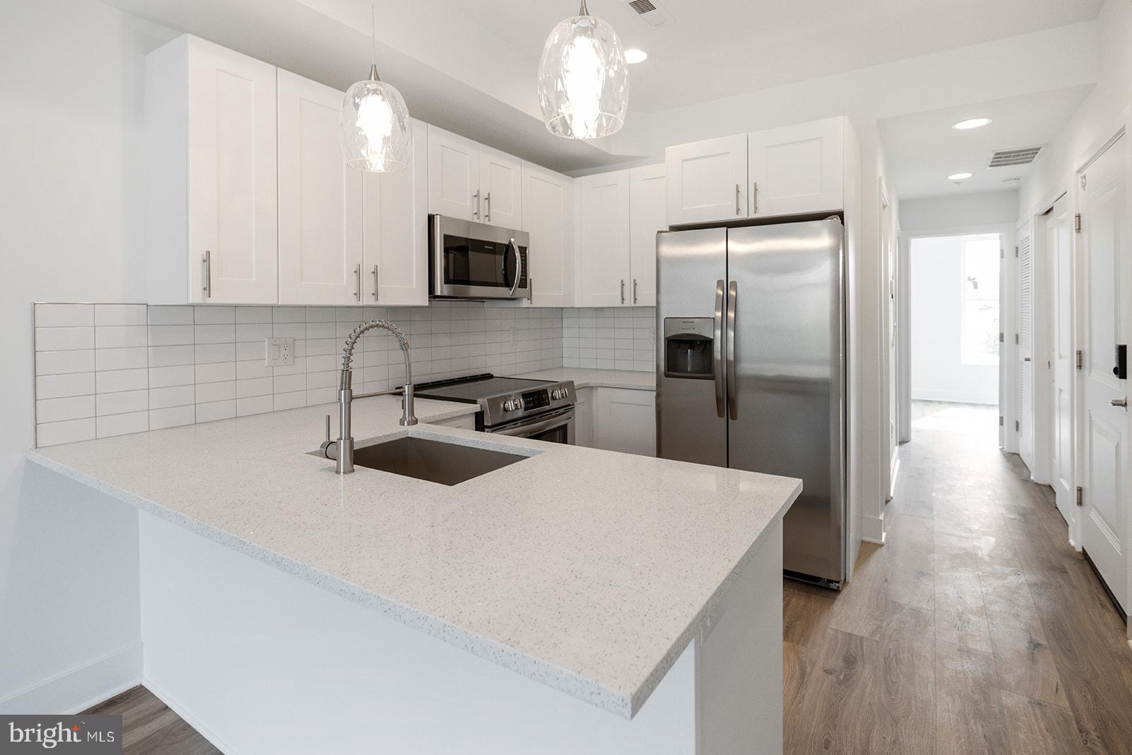 2032 E SUSQUEHANNA AVE #B