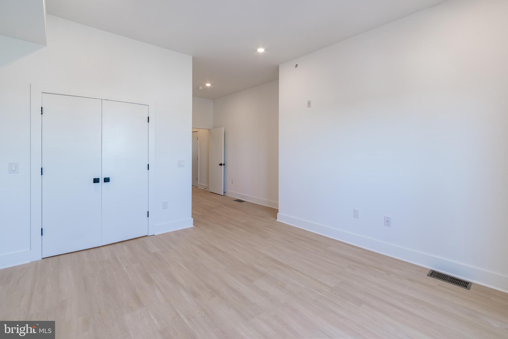 4408 LANCASTER AVE #UNIT 401