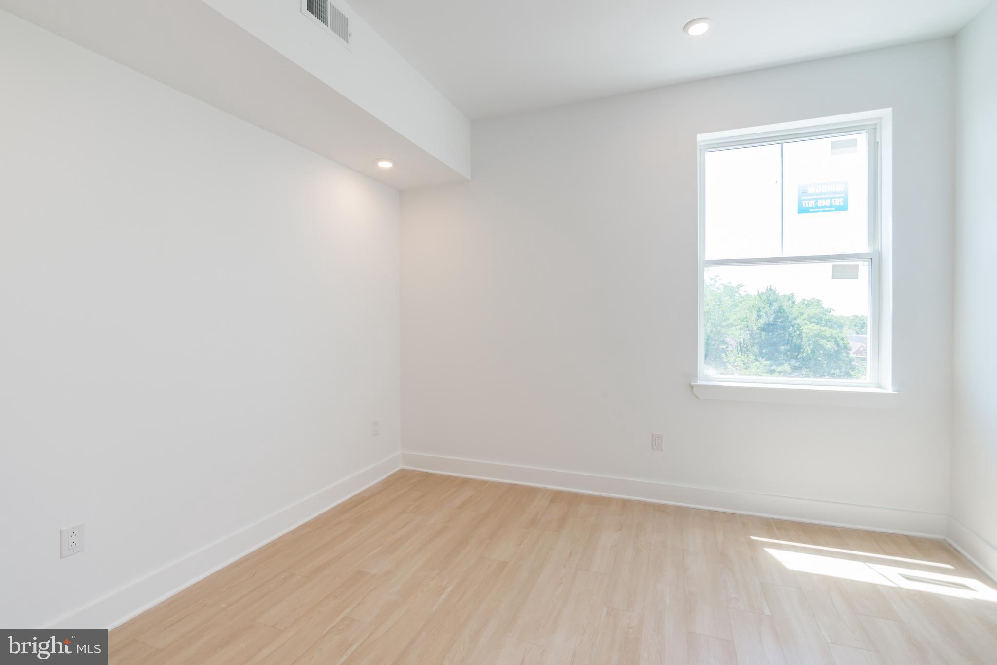 4408 LANCASTER AVE #UNIT 401