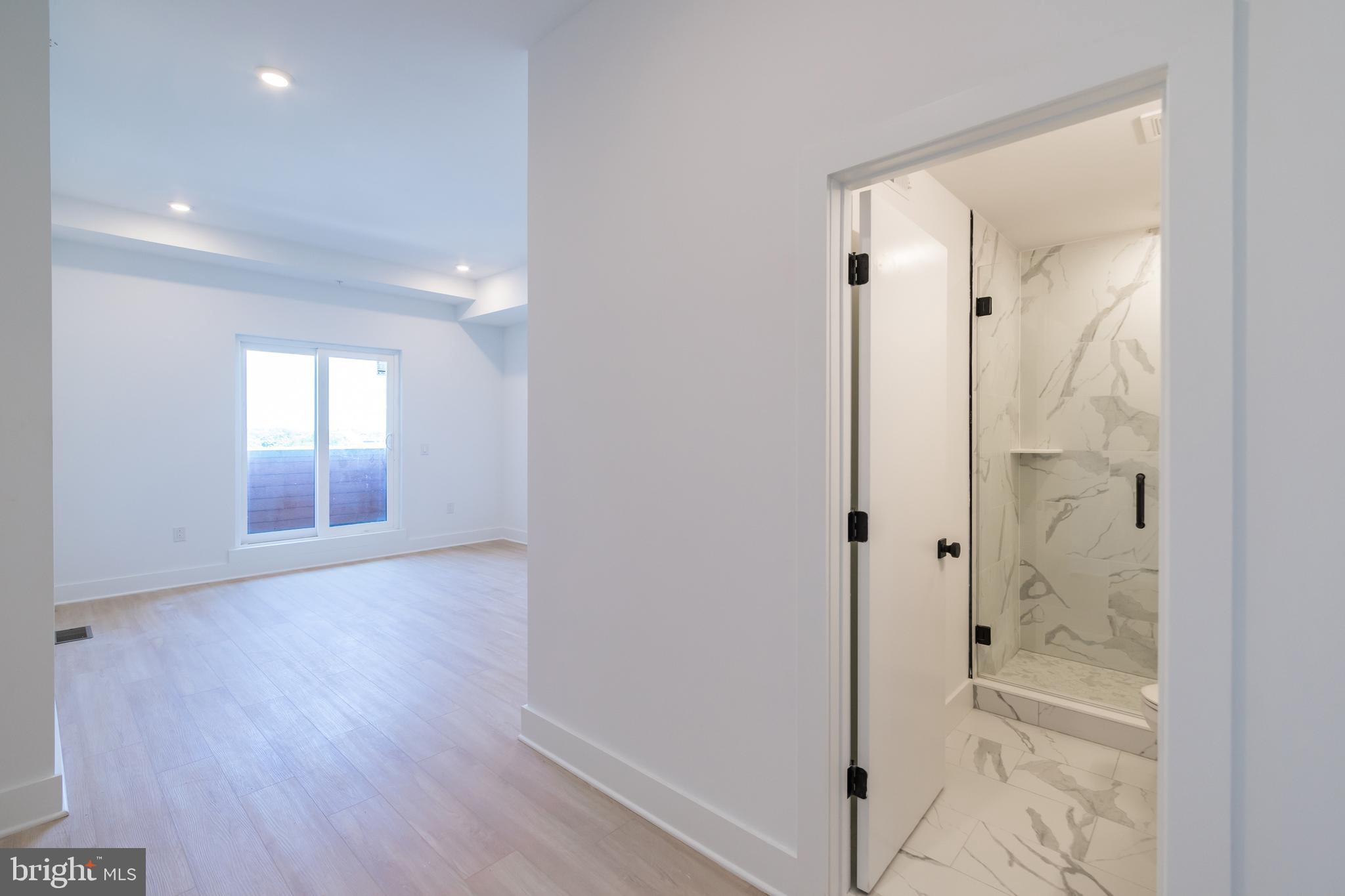 4408 LANCASTER AVE #UNIT 401