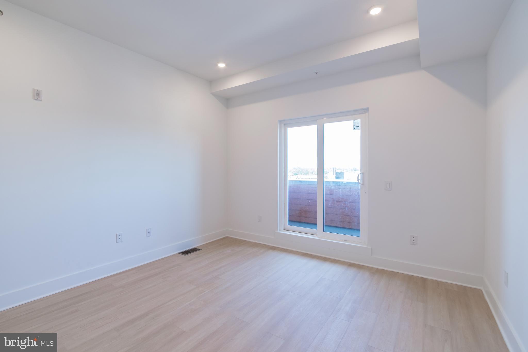 4408 LANCASTER AVE #UNIT 401