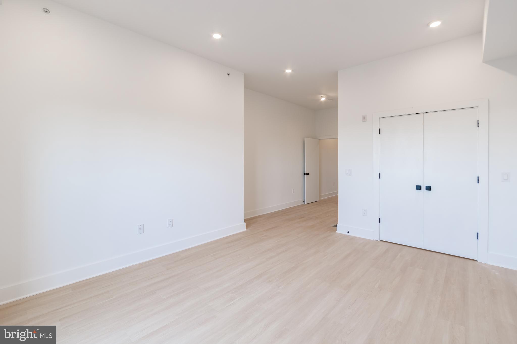 4408 LANCASTER AVE #UNIT 401