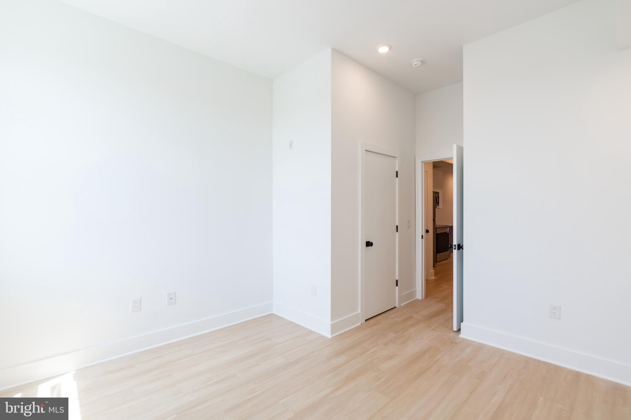 4408 LANCASTER AVE #UNIT 401