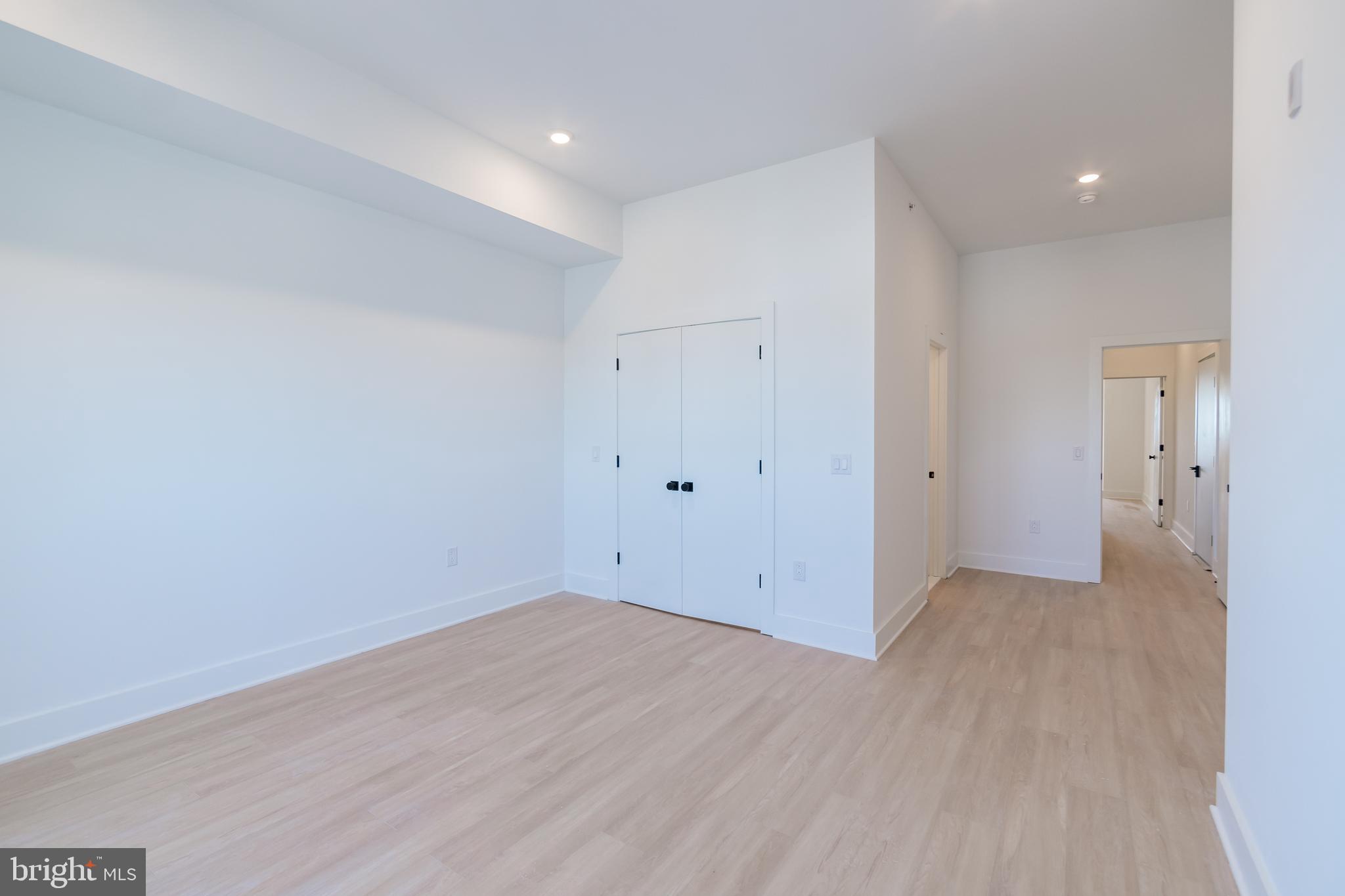 4408 LANCASTER AVE #UNIT 401