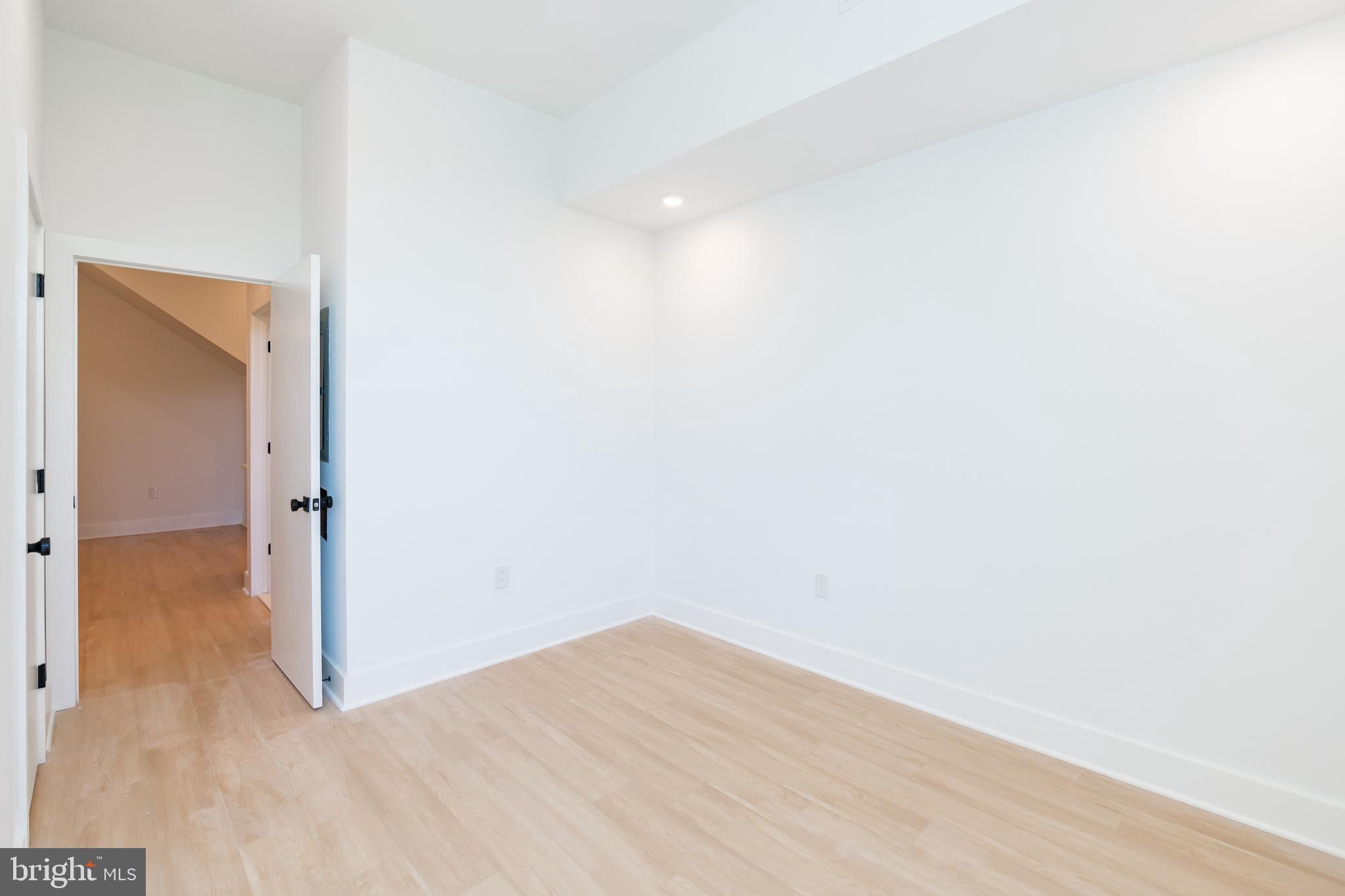 4408 LANCASTER AVE #UNIT 401