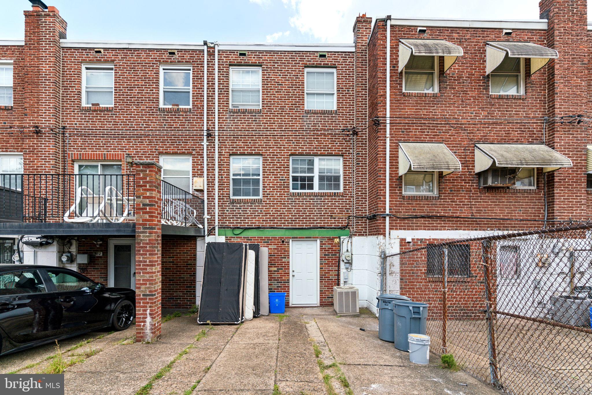1914 S Newkirk St