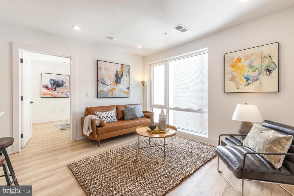 629 W GIRARD AVE #UNIT 606