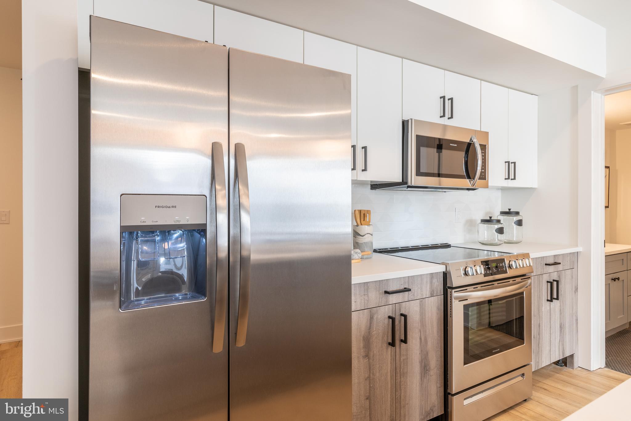 629 W GIRARD AVE #UNIT 606