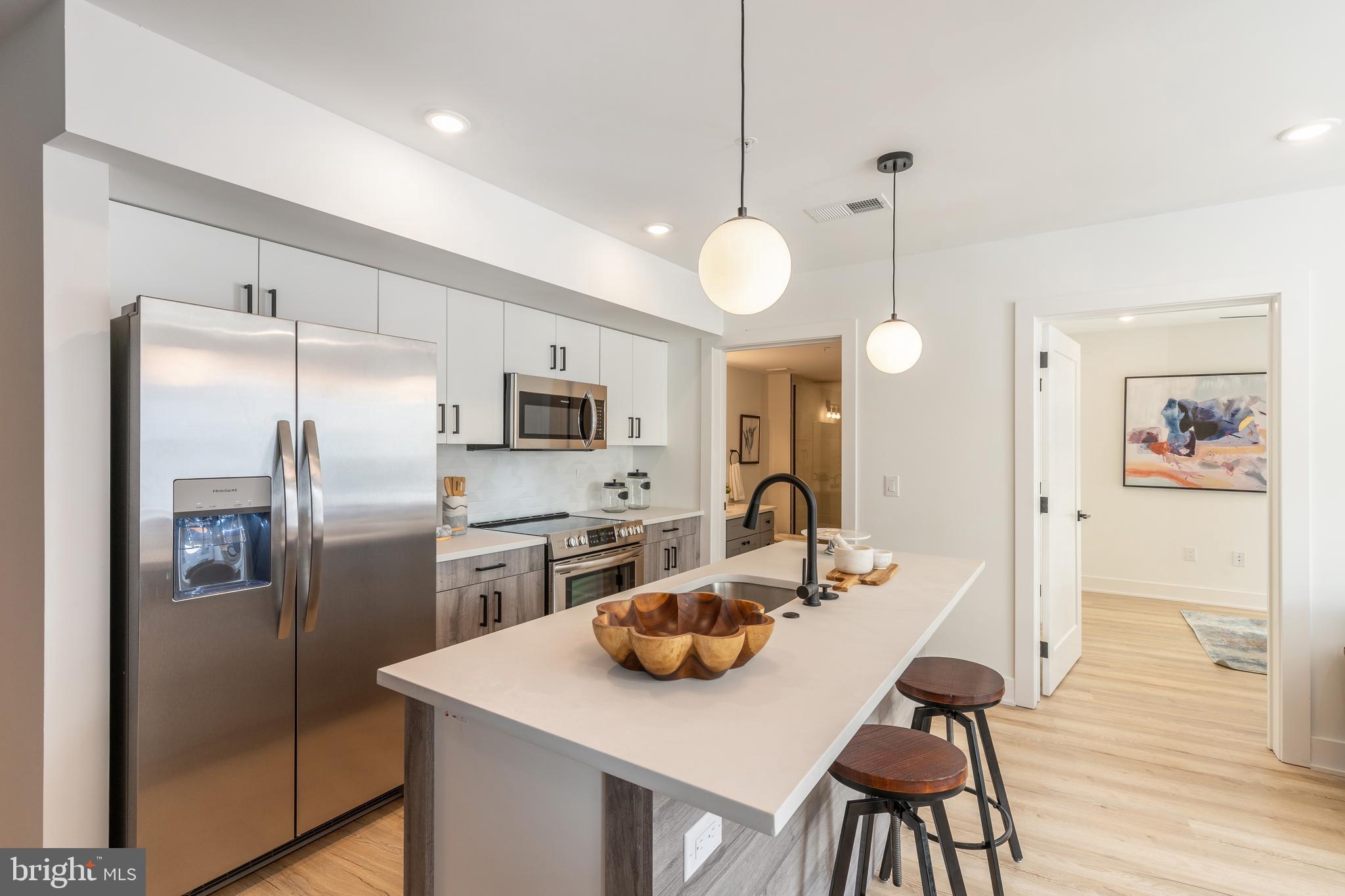 629 W GIRARD AVE #UNIT 606