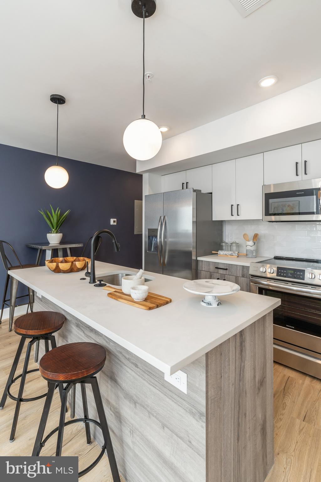 629 W GIRARD AVE #UNIT 606